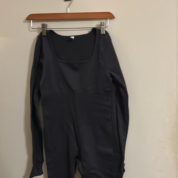 3 Ribbed Bodysuits - Picture 5 of 9